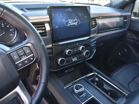 Certified 2024 Ford Expedition Limited image 9