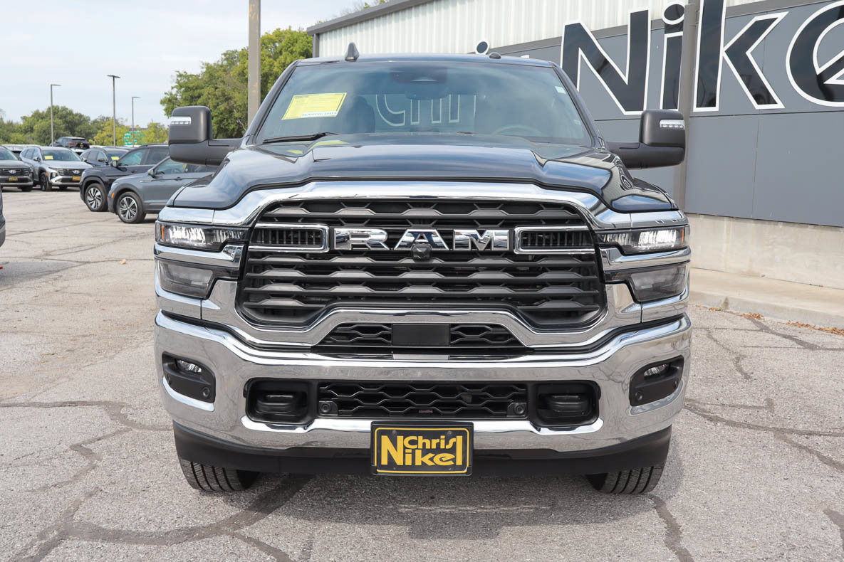 Used 2026 RAM 2500 Big Horn AWD/4WD image 2