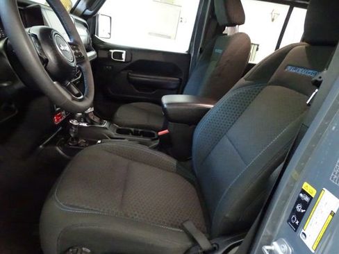 Certified 2025 Jeep Wrangler Unlimited Rubicon 4xe w/ Convenience Group AWD/4WD image 2