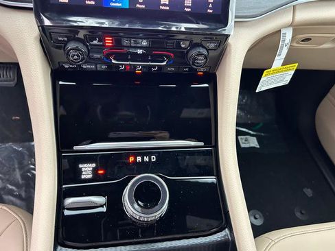 New 2025 Jeep Grand Cherokee Limited image 14