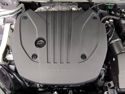 New 2026 Volvo XC60 B5 Plus w/ Protection Package Premier image 24