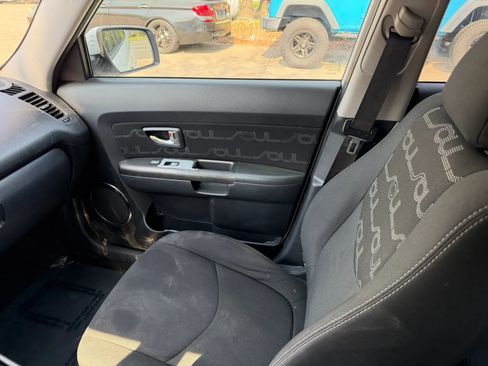 Used 2013 Kia Soul + image 23