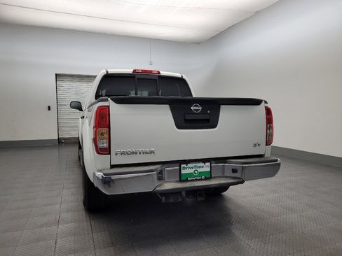 Used 2015 Nissan Frontier SV image 6