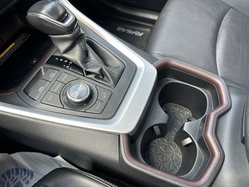 Used 2019 Toyota RAV4 Limited w/ Advanced Technology Package AWD/4WD image 16