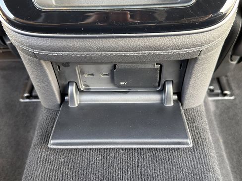 Used 2022 Mercedes-Benz S 500 4MATIC w/ AMG Line Package image 30