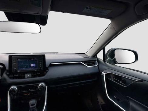 Used 2020 Toyota RAV4 LE image 22