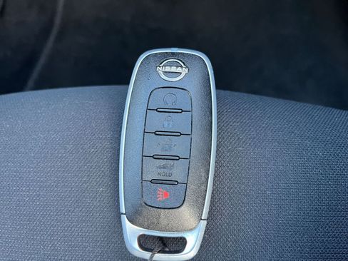 Used 2025 Nissan Sentra SV image 22