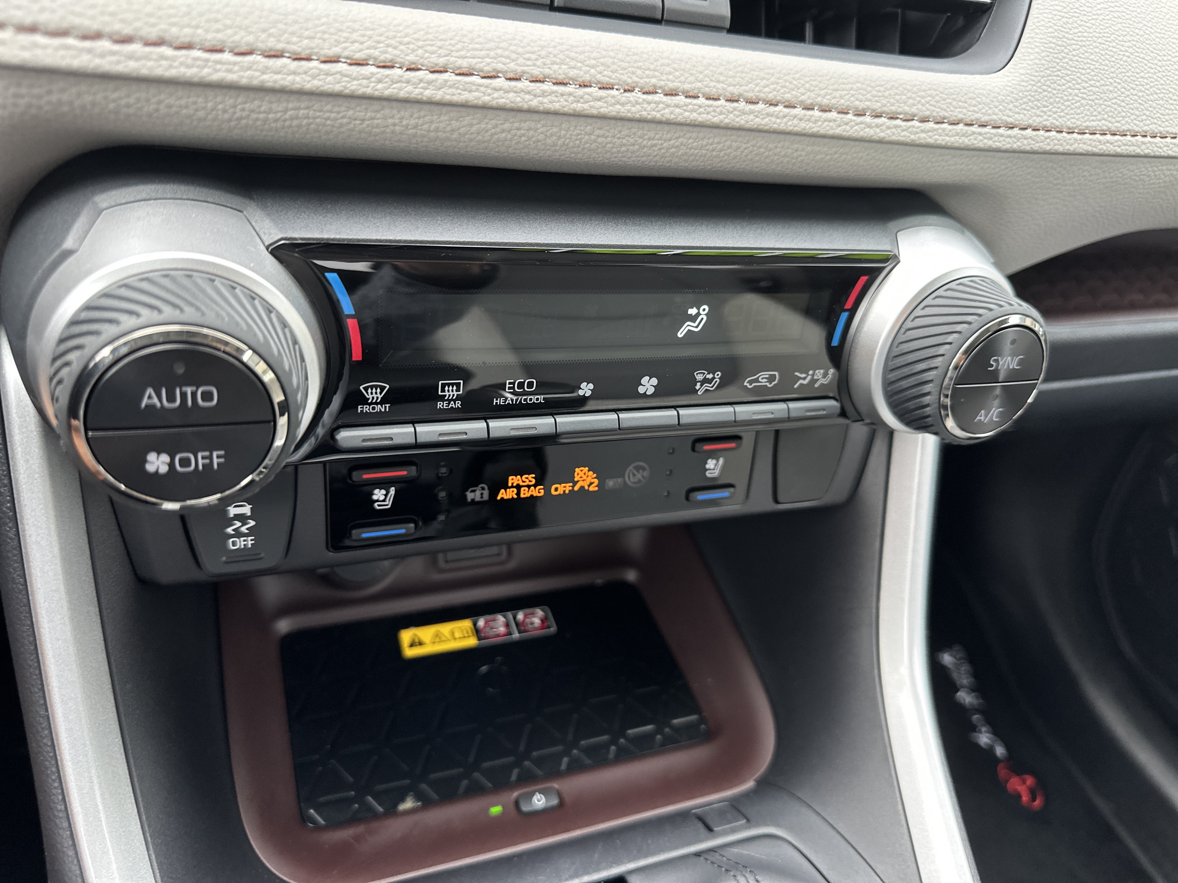 Used 2025 Toyota RAV4 Limited w/ Advanced Technology Package AWD/4WD image 18