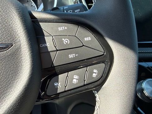 New 2025 Chrysler Pacifica Limited image 14