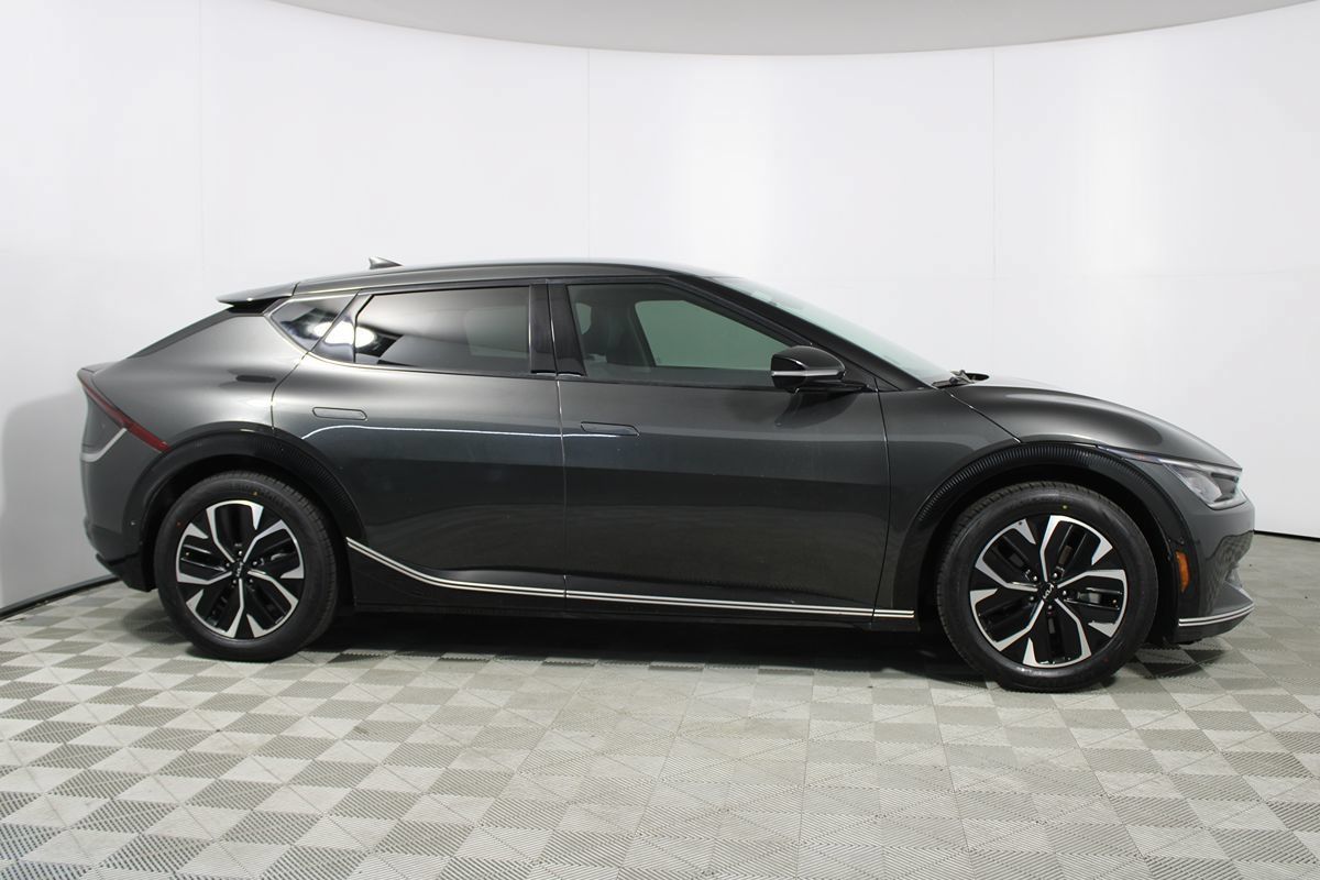 Used 2023 Kia EV6 Wind w/ Wind Technology Package AWD/4WD image 30