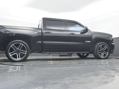Used 2018 Chevrolet Silverado 1500 LTZ Z71 w/ LTZ Plus Package AWD/4WD image 26