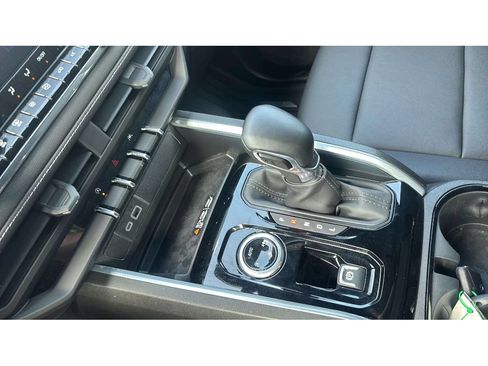 Used 2025 Chevrolet Colorado LT w/ LT Convenience Package AWD/4WD image 20