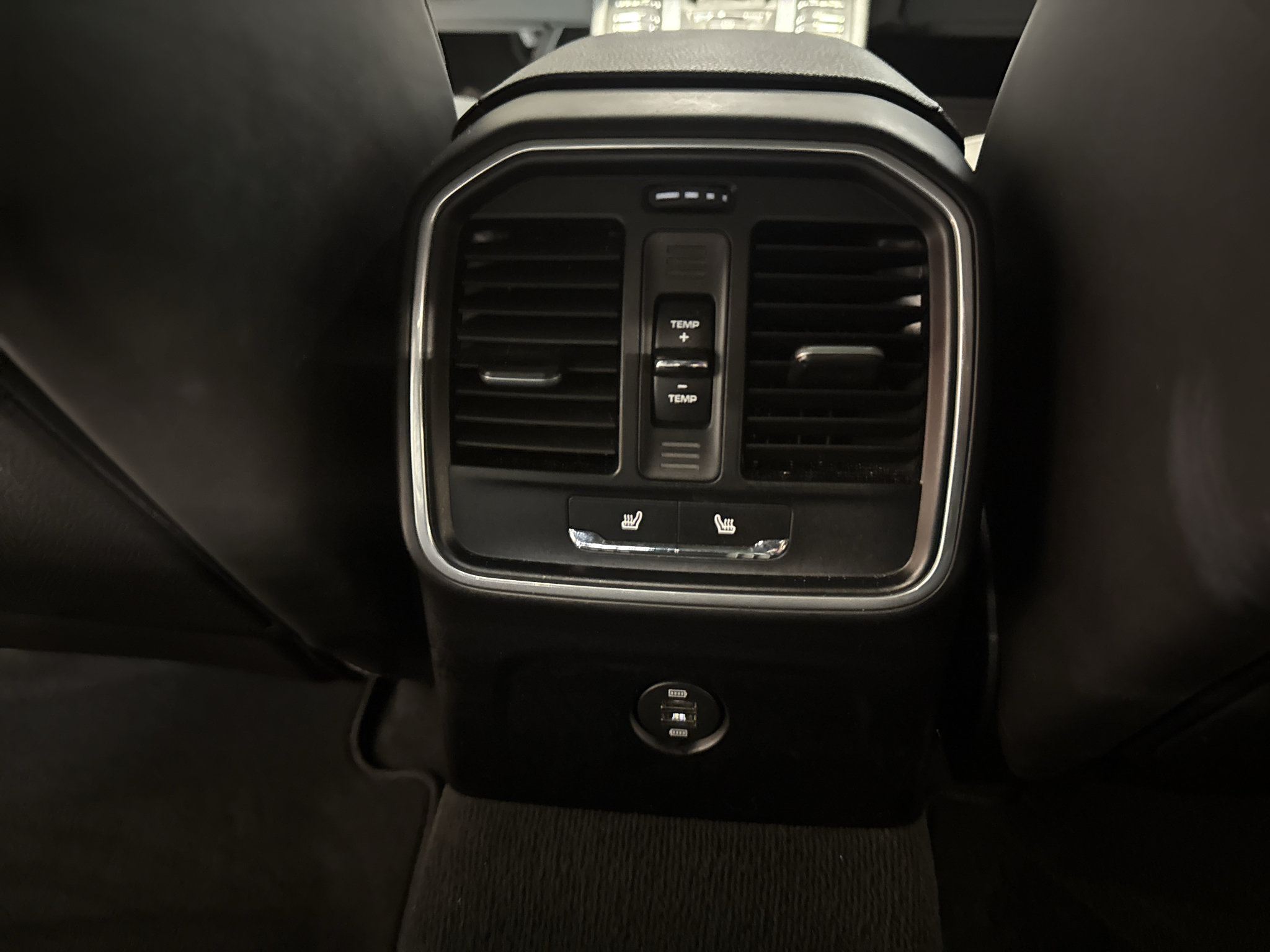 Used 2018 Porsche Macan AWD/4WD image 29