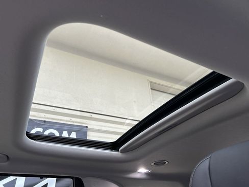 New 2026 Kia Carnival SX Prestige image 13