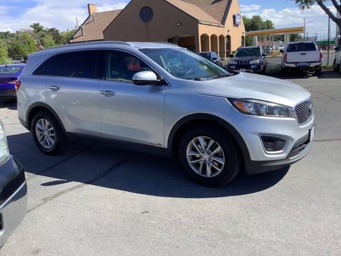 Used 2018 Kia Sorento LX AWD/4WD image 8
