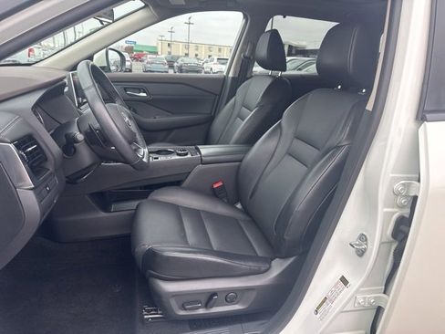 Used 2023 Nissan Rogue SV w/ SV Premium Package image 20