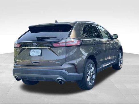 Used 2019 Ford Edge Titanium FWD image 4