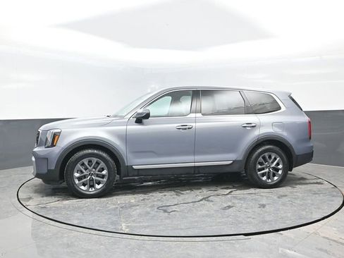 Used 2024 Kia Telluride LX image 4