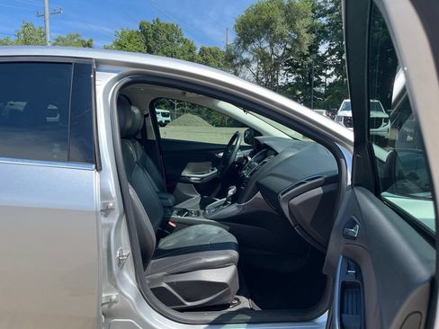 Used 2013 Ford Focus Titanium FWD image 37