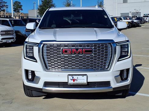 Used 2023 GMC Yukon Denali image 4