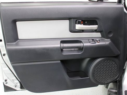Used 2008 Toyota FJ Cruiser 2WD image 34