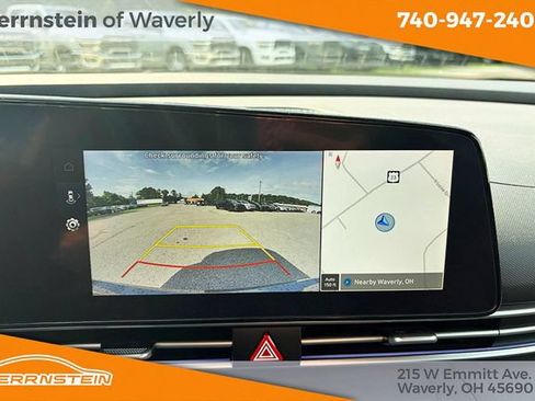 Used 2024 Hyundai Elantra SEL FWD image 17