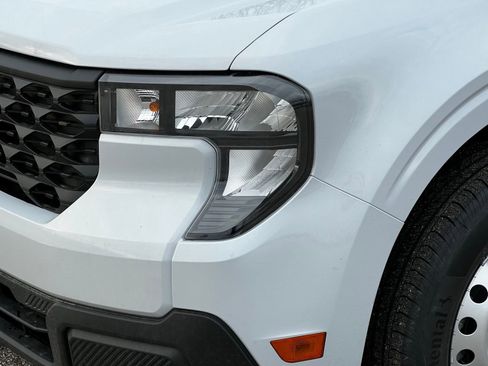 New 2025 Ford Maverick XL image 11