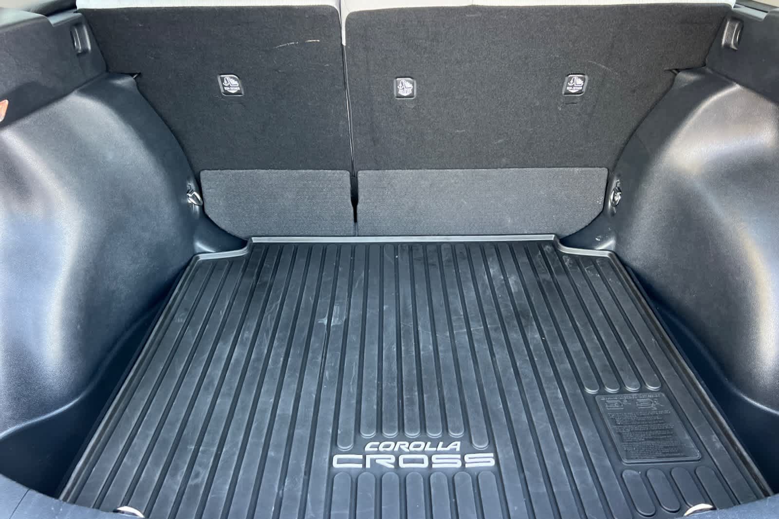 Certified 2022 Toyota Corolla Cross L FWD image 16