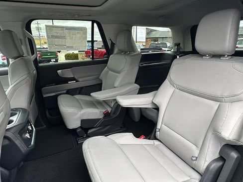 New 2026 Ford Expedition Active image 45