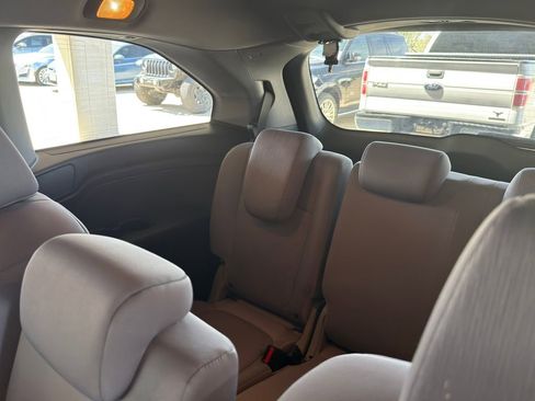 Used 2019 Honda Odyssey EX image 31