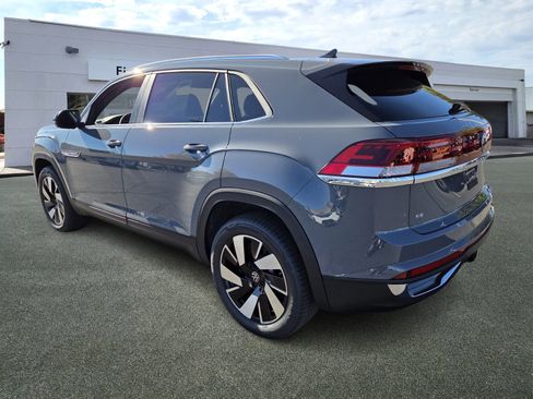 New 2026 Volkswagen Atlas Cross Sport SE FWD image 4