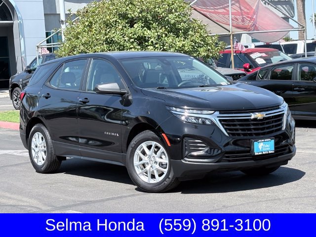 Used 2023 Chevrolet Equinox LS FWD image 2