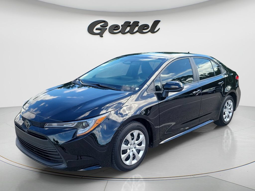 Certified 2025 Toyota Corolla LE w/ Convenience Package FWD image 1