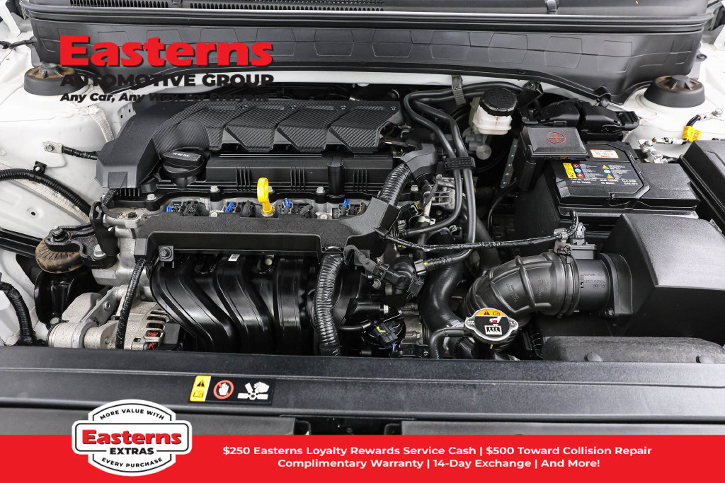Used 2025 Hyundai Venue Limited FWD image 8