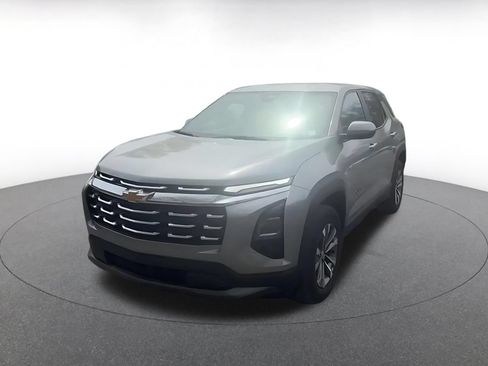 Used 2025 Chevrolet Equinox LT FWD image 5