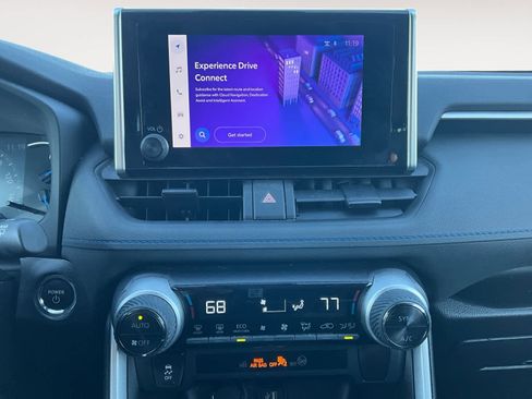 Used 2024 Toyota RAV4 SE image 17