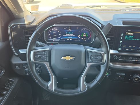 Used 2025 Chevrolet Silverado 2500 LT AWD/4WD image 17