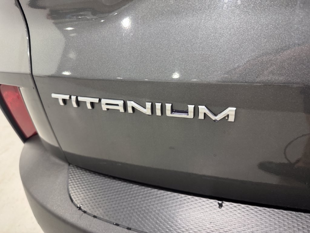 Used 2022 Ford Escape Titanium AWD/4WD image 32