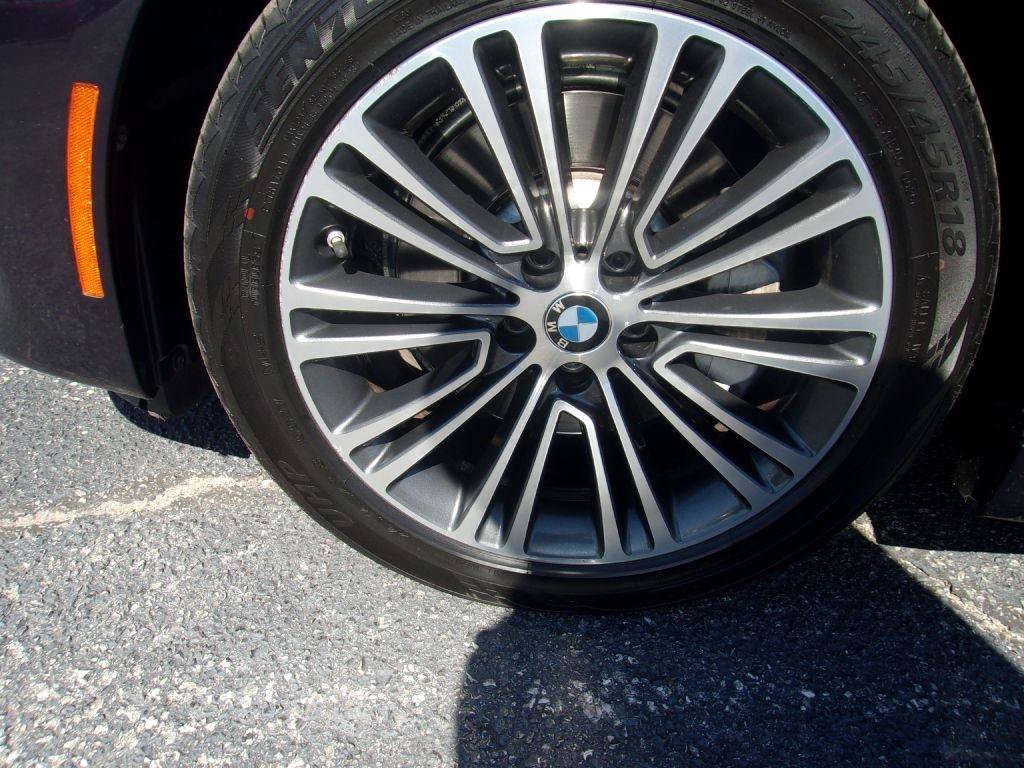 Used 2019 BMW 530e w/ Luxury Package RWD image 18