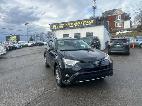 Used 2017 Toyota RAV4 XLE w/ Protection Package image 2