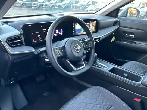 New 2025 Nissan Kicks SV w/ Illumination Package image 31