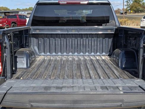 Used 2022 GMC Sierra 1500 Elevation image 14