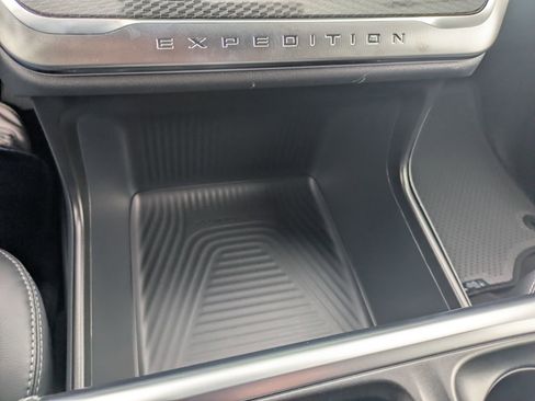 New 2026 Ford Expedition Max Platinum w/ Stealth Performance Package image 28