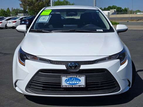 Used 2025 Toyota Corolla LE image 2