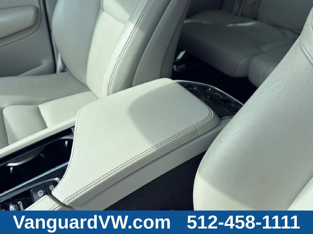 Used 2018 Volvo XC90 T6 Momentum w/ Convenience Package AWD/4WD image 15