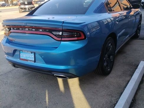 Used 2019 Dodge Charger SXT image 4