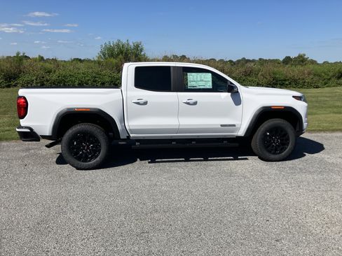 New 2026 GMC Canyon Elevation image 8