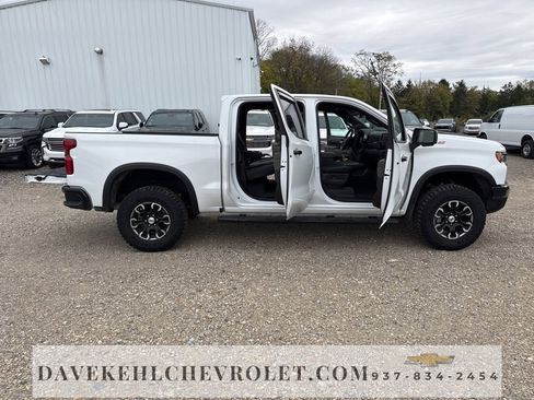 Used 2023 Chevrolet Silverado 1500 ZR2 w/ Technology Package image 35