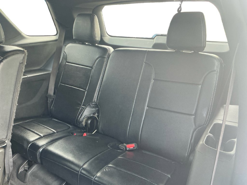 Used 2022 Chevrolet Traverse LT FWD image 21