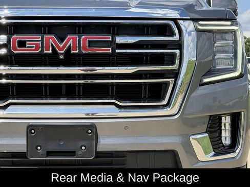Used 2021 GMC Yukon XL SLT w/ SLT Premium Package AWD/4WD image 4